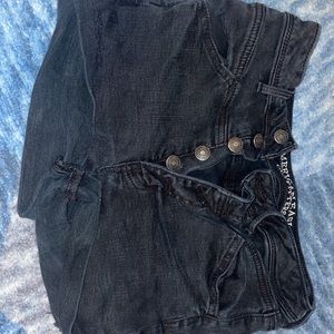 black high wasted american eagle shorts.